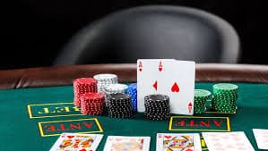 Suasana hiburan digital sports dan casino yang menarik dengan warna ungu neon khas merdeka77